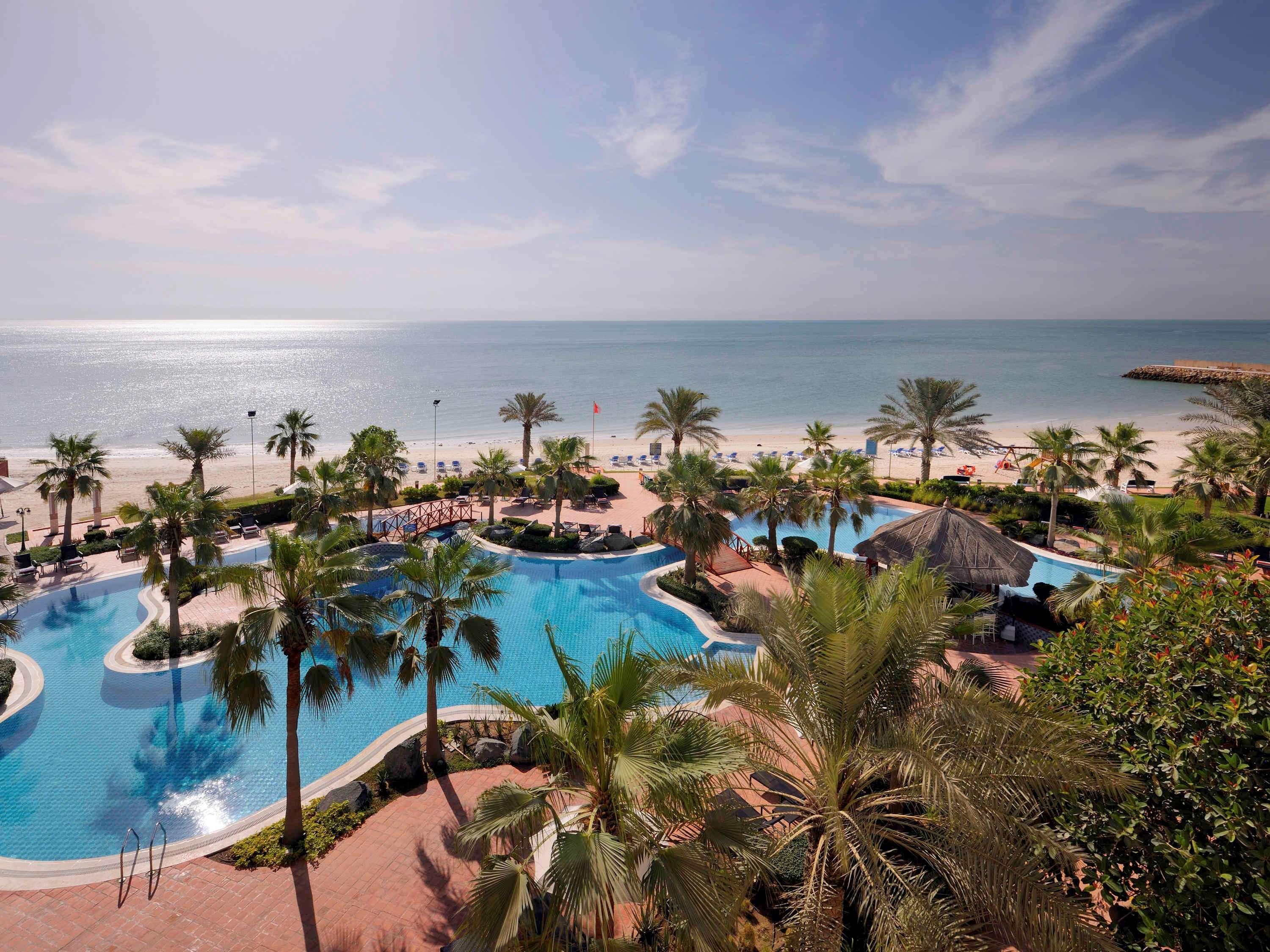 Moevenpick Hotel & Resort Al Bida'A Salmiya Exteriér fotografie The beach at the Jumeirah Beach Hotel