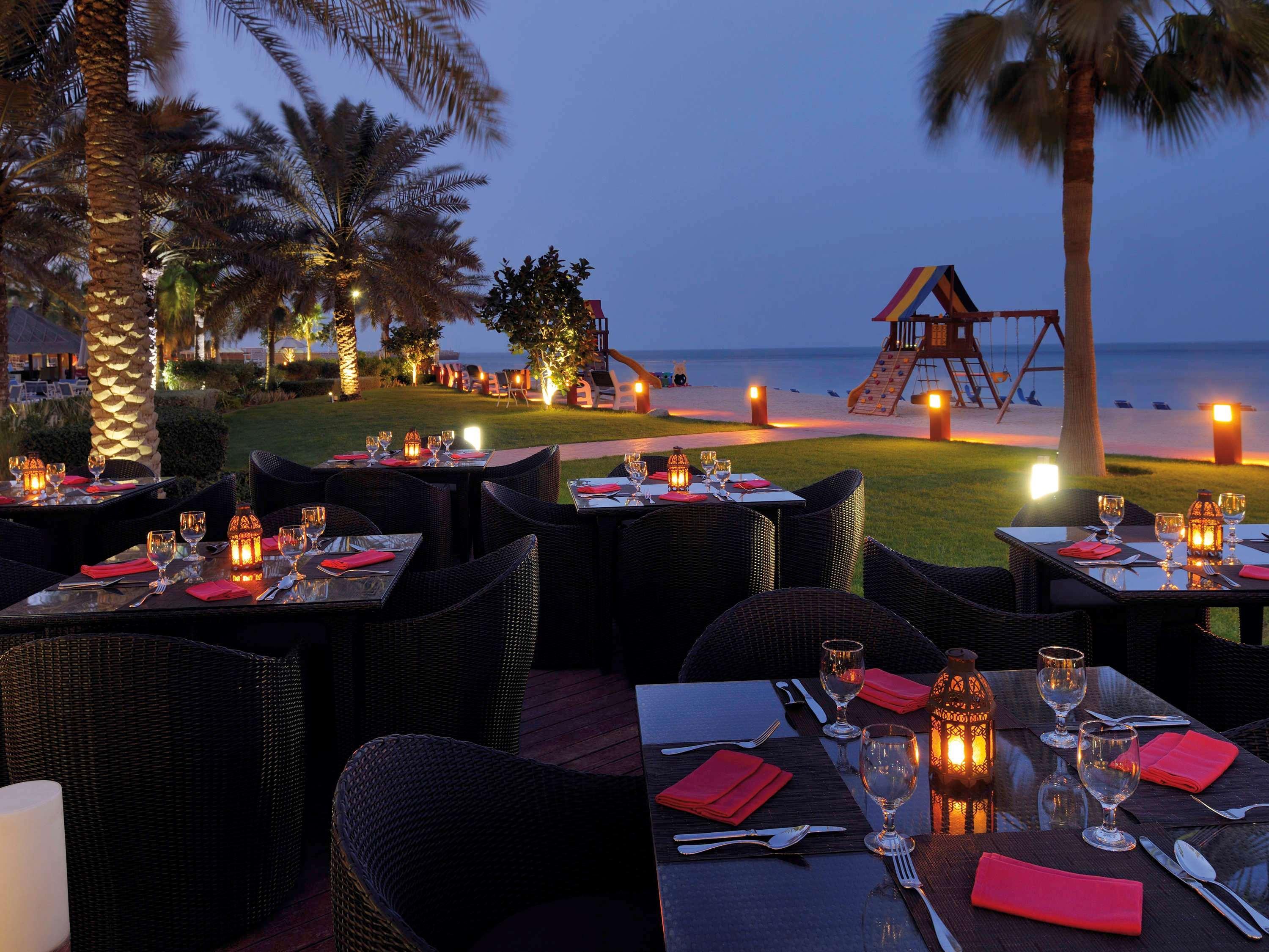 Moevenpick Hotel & Resort Al Bida'A Salmiya Exteriér fotografie The Beach at The Oberoi, Mumbai