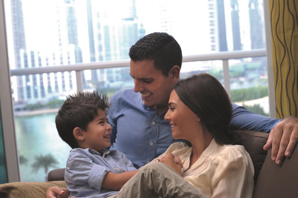 Moevenpick Hotel & Resort Al Bida'A Salmiya Exteriér fotografie A family in Panama